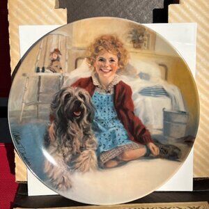 Limited Edition Annie & Sandy Collector Plate